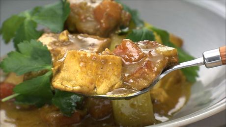 もこみち流　豚バラ肉と豆腐のカレー