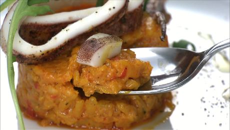 もこみち流　イカのグリルとサフランとパプリカのリゾット