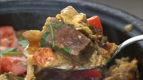 もこみち流　モロッコ風牛肉の卵とじ