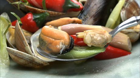 もこみち流　アサリとムール貝のレモングラス蒸し