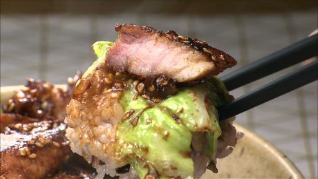 もこみち流　みそ漬けポークソテー丼