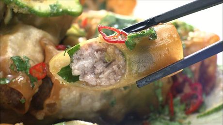 もこみち流　豚肉の揚げワンタン〜エスニックソース〜