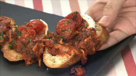 もこみち流　マスカルポーネとトマトベーコンのトースト