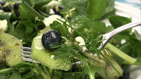 もこみち流　キウイとブルーベリー入りフルーツサラダ