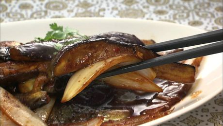 もこみち流　なすと玉ねぎの甘辛中華炒め