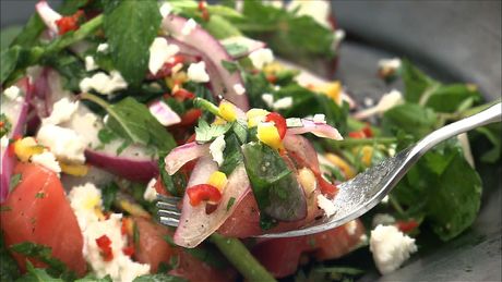 もこみち流　紫玉ねぎとトマトのサラダ