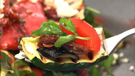 もこみち流　なすとズッキーニとパプリカのグリルサラダ