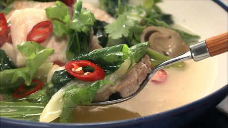 もこみち流　ベトナム風 豚バラと小松菜のスープ