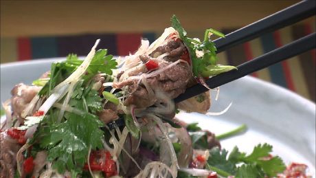 もこみち流　牛肉と香味野菜のサラダ