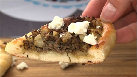 もこみち流　トルコ風 じゃがいもと牛ひき肉のピッツァ