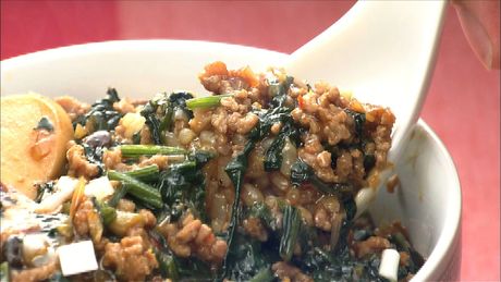 もこみち流　豚ひき肉とほうれん草とエリンギの麻婆丼