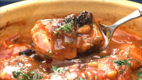 もこみち流　タラと松の実のトマト煮込み