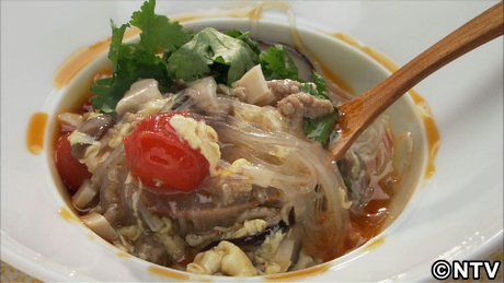 もこみち流　しょうが風味のひき肉とトマトの春雨スープ