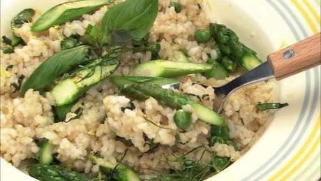 もこみち流　玄米とアスパラ グリンピースの炒めごはん