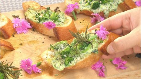 もこみち流　リコッタチーズとブロッコリーのペーストトースト