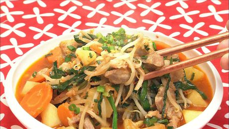 もこみち流　じゃがいもと豚肉のピリ辛煮