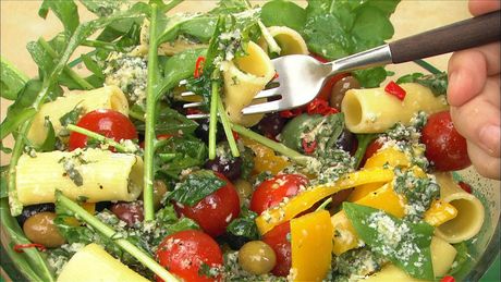 もこみち流　リガトーニとルッコラのサラダ