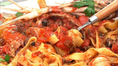 もこみち流　手長エビのトマトソースパスタ