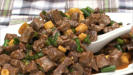 もこみち流　牛肉とにんにくの芽の甜麺醤炒め