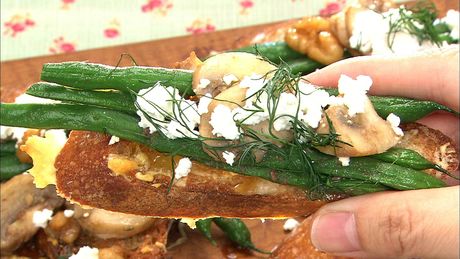 もこみち流　いんげんとマッシュルームのバゲットトースト