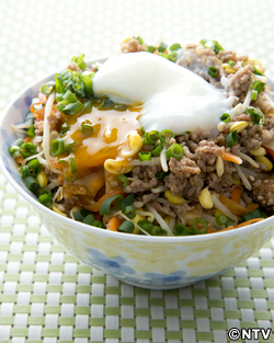 もこみち流 豚ひき肉と豆もやしのビビンパ