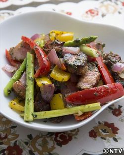 もこみち流 厚切りベーコンと彩り野菜の粒マスタードソテー