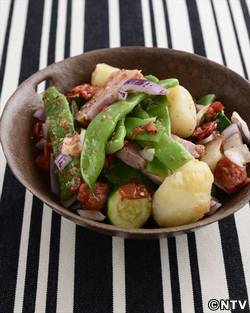 もこみち流 じゃがいもと平さやいんげんのチリサラダ