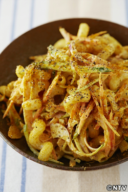 もこみち流 カレー風味のマカロニサラダ