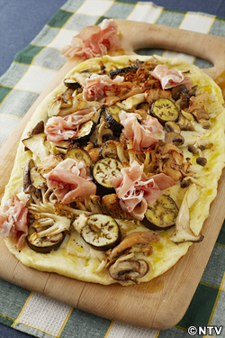 もこみち流 数種類のきのことプロシュートのピッツァ