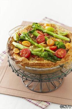もこみち流 ひき肉とトマトとスティックブロッコリーのキッシュ