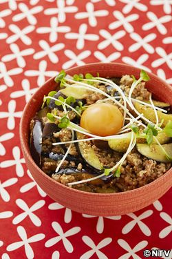 もこみち流 なすとひき肉のみそ炒め丼 〜卵黄のせ〜