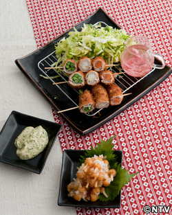 もこみち流 豚肉ロールの串かつ~3種のオリジナルソースを添えて
(なめこおろしソース、桜ドレッシング、青のりマヨ)