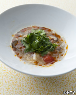 もこみち流 しょうが風味のひき肉とトマトの春雨スープ
