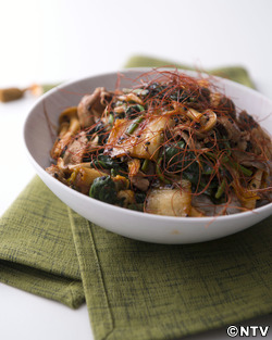 もこみち流
ほうれん草としめじと豚肉の辛炒め丼