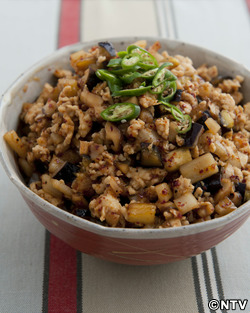 もこみち流 ピリ辛そぼろ丼