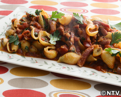 もこみち流 パンチェッタとトマトのコンキリエパスタ